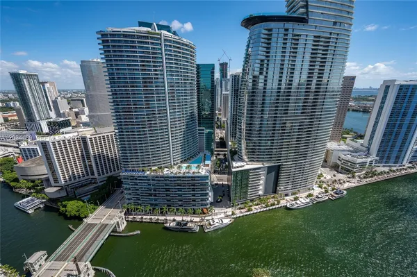 $1,300,000 | 475 Brickell Avenue, Unit 4115, Miami, FL 33131