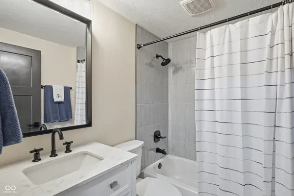 $875,000 | 120 Bayshore Drive, Cicero, IN 46034
