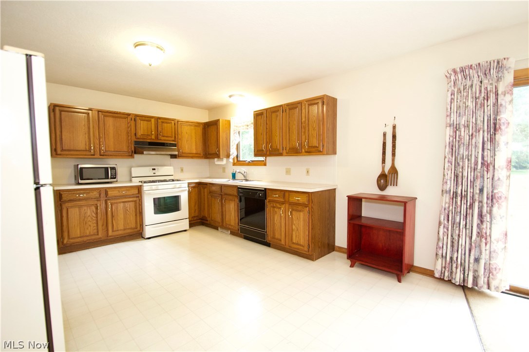 3207 Kolbe Road Lorain, OH 44053 - Photo 7 of 33 Gallery Image 7