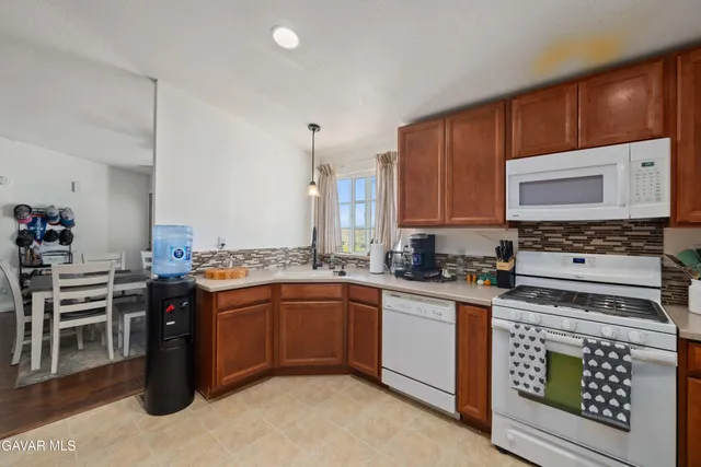 $399,999 | 908 60th Street West, Rosamond, CA 93560