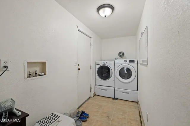 $399,999 | 908 60th Street West, Rosamond, CA 93560