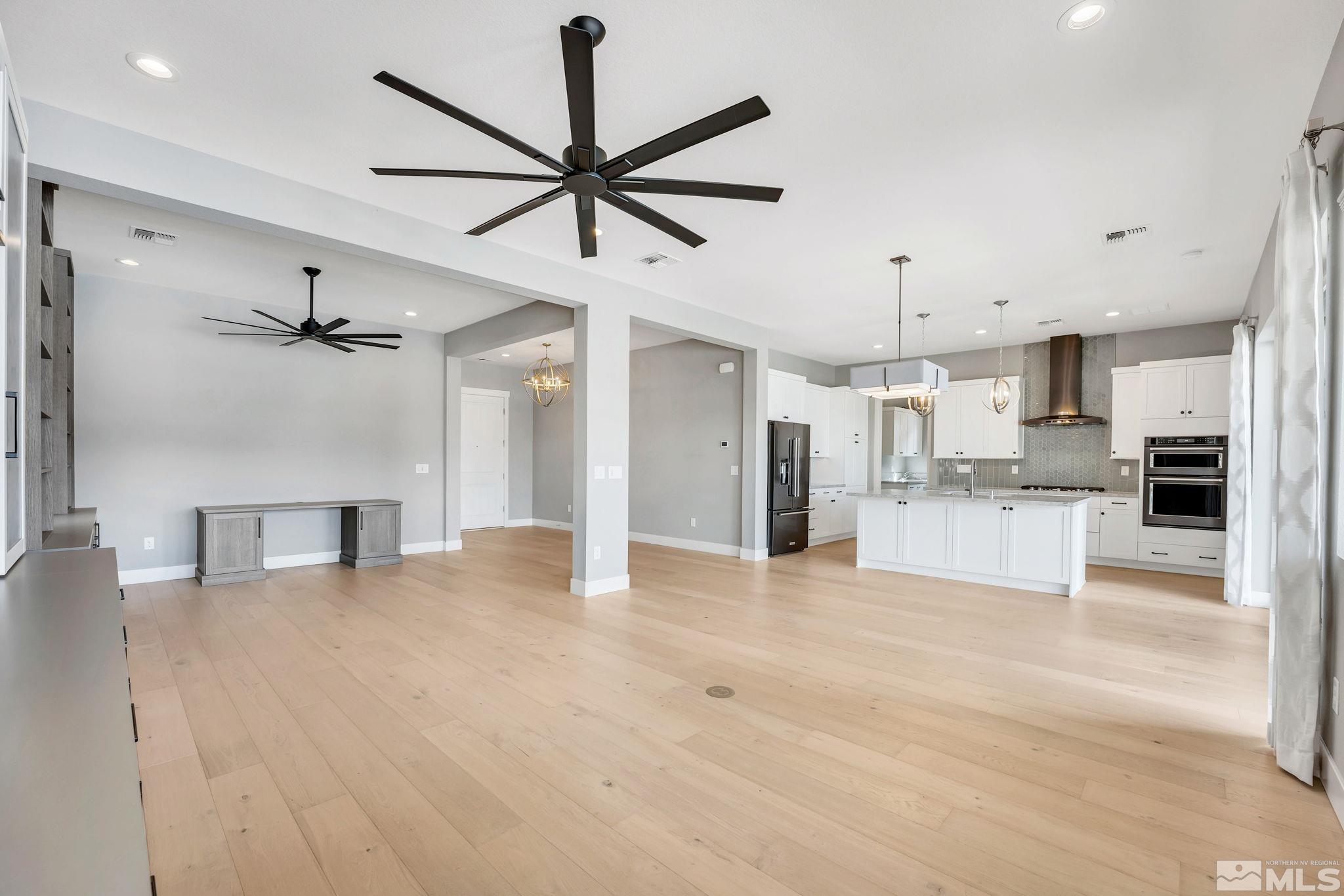12113 Blacktail Court Reno, NV 89521 - Photo 6 of 40 Photo 6