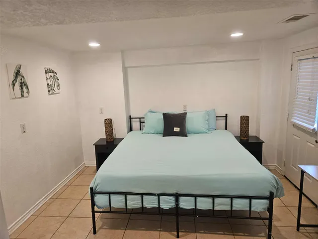 $4,200 | 812 Marlin Street, Bayou Vista, TX 77563