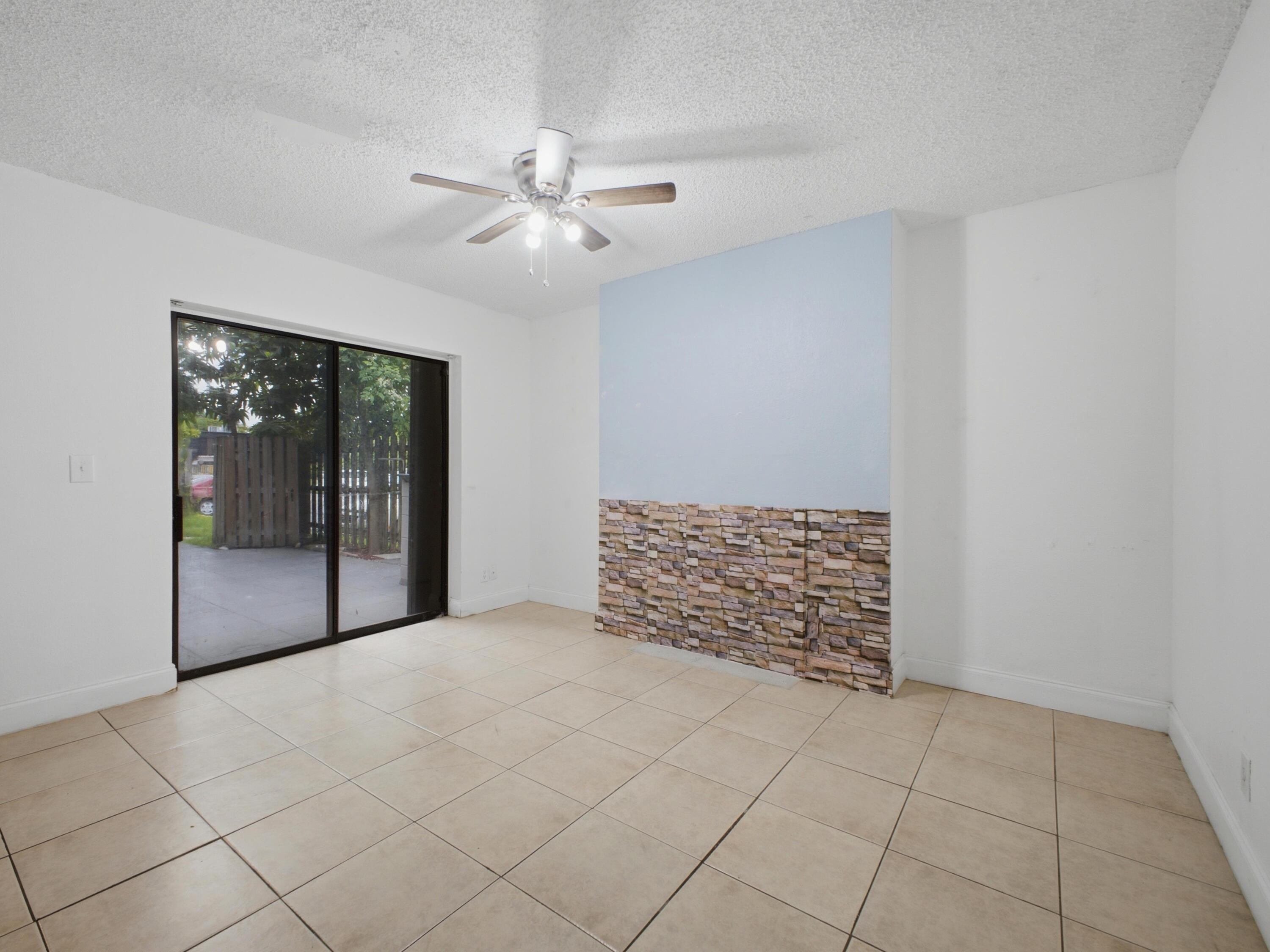 105 Woodland Road Palm Springs, FL 33461 - Photo 22 of 44 Family