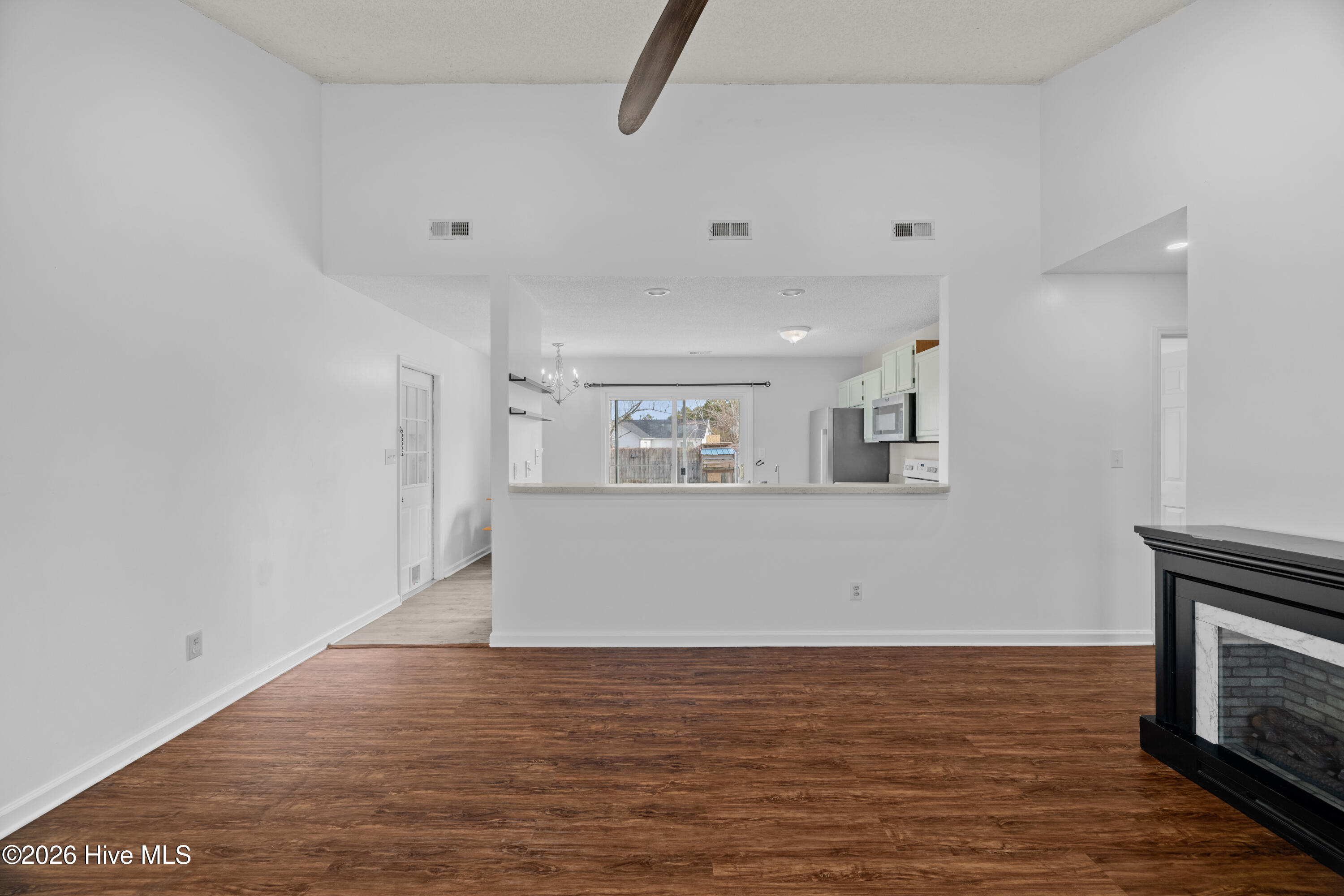 405 Hooks Lane Hubert, NC 28539 - Photo 10 of 40 A02A0030