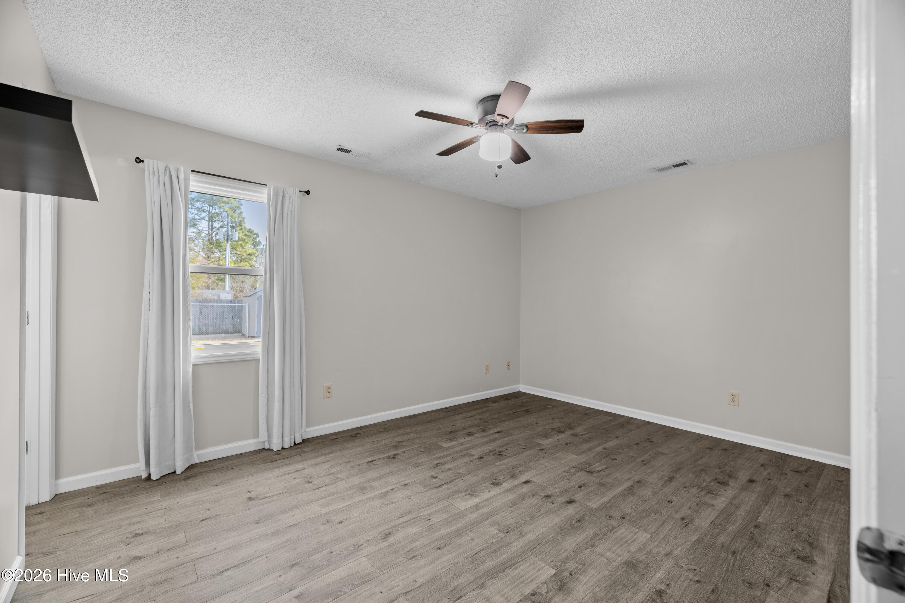 405 Hooks Lane Hubert, NC 28539 - Photo 16 of 40 A02A0048