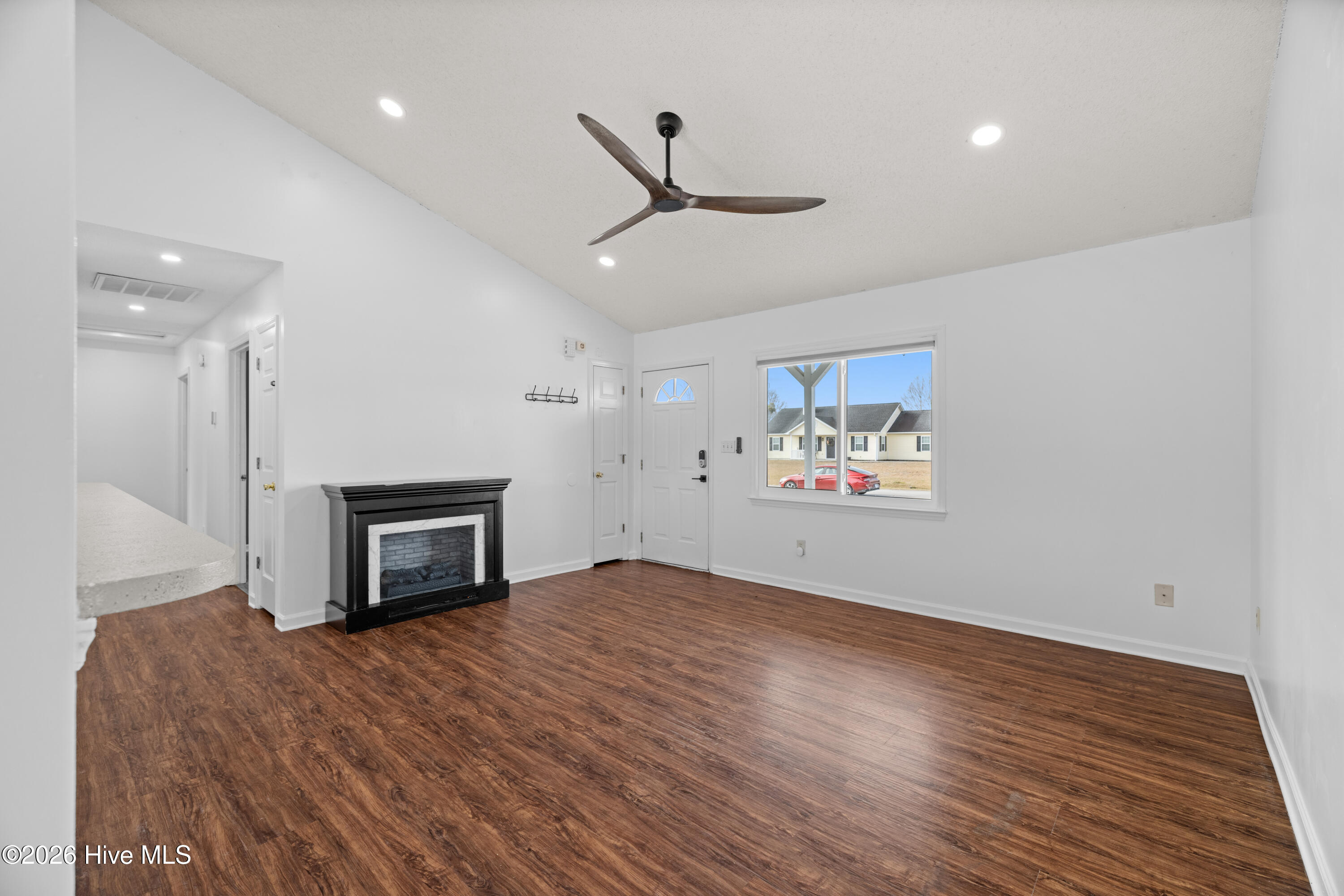 405 Hooks Lane Hubert, NC 28539 - Photo 8 of 40 A02A0024