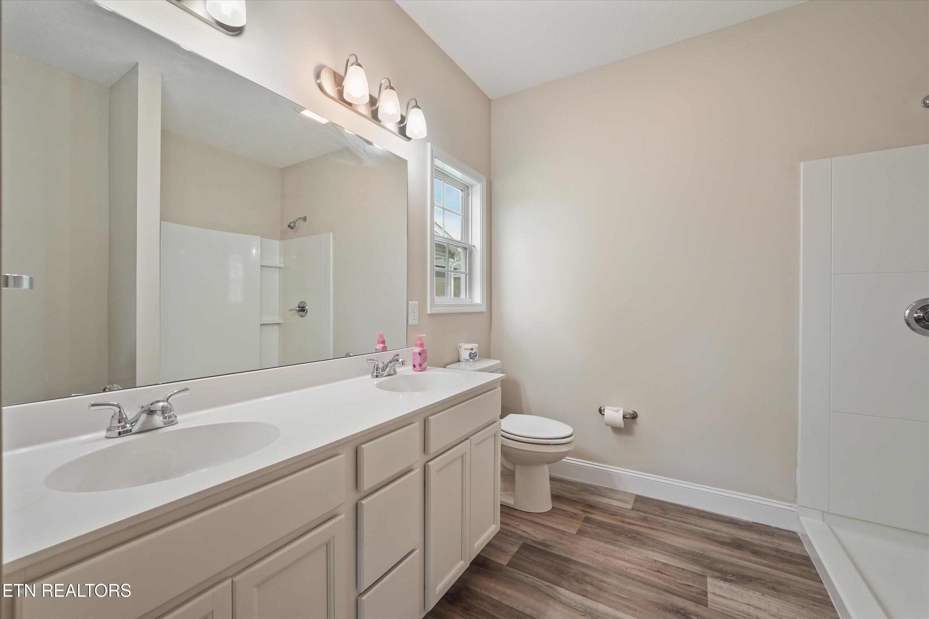 8217 Zenith Lane Powell, TN 37849 - Photo 21 of 44 21-8217 Zenith Ln 18