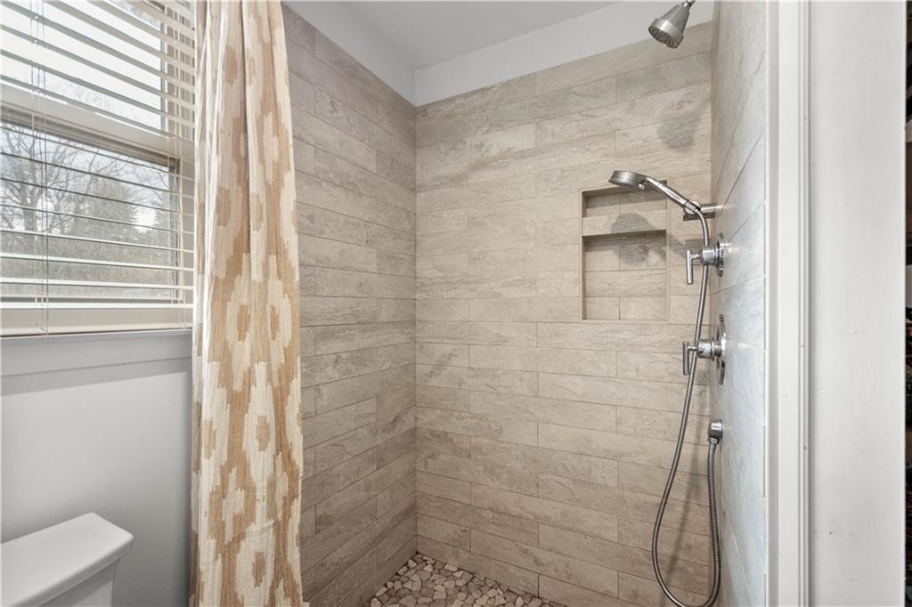 11 Thornridge Road Pittsburgh, PA 15202 - Photo 18 of 34 Gallery Image 18