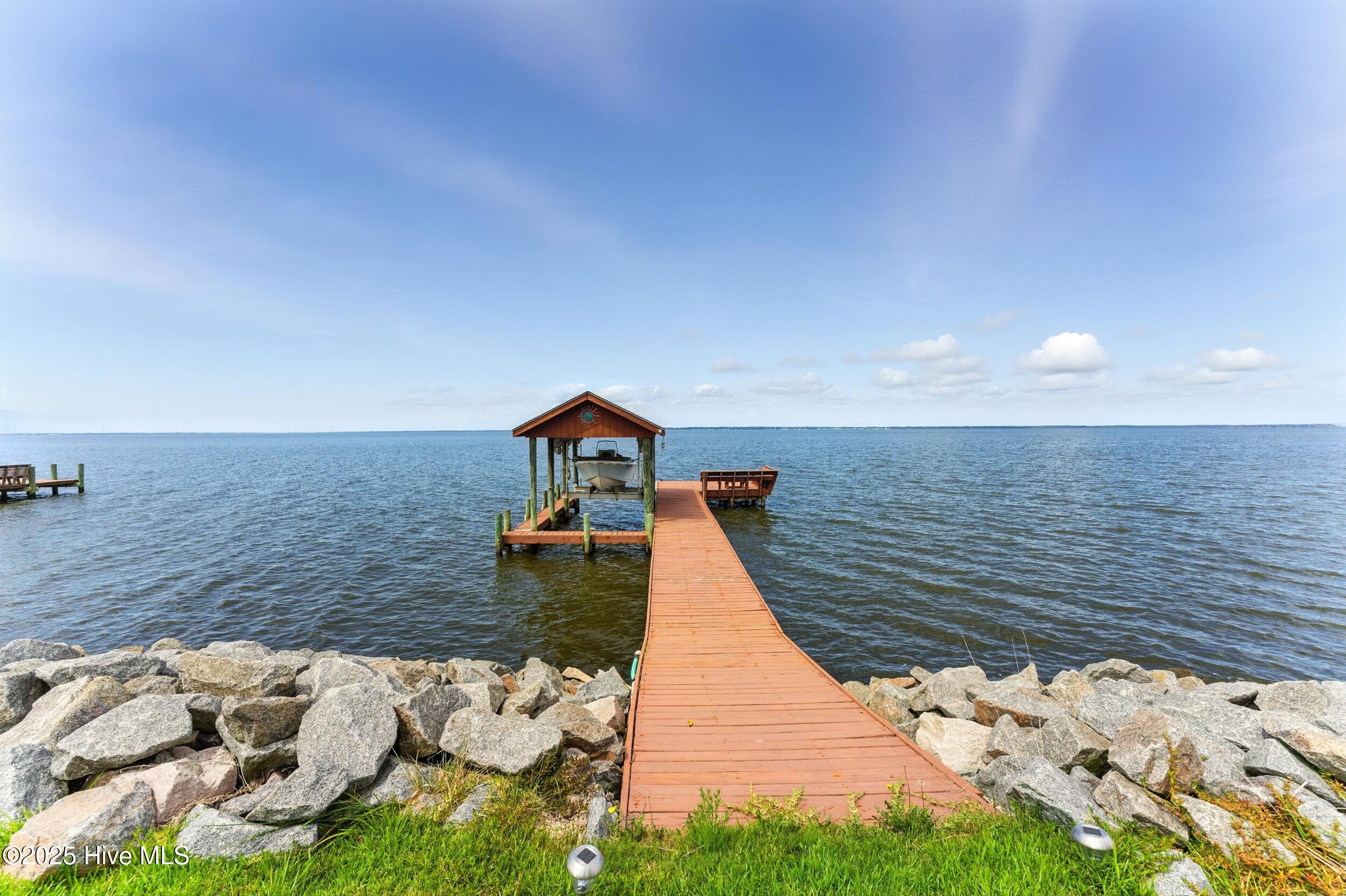 557 Summerby Road Roper, NC 27970 - Photo 4 of 51 Pier w/ dual motor covered boatlift & built-in bench seating