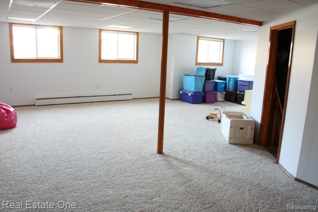 25142 Farmington Road Farmington, MI 48336 - Photo 15 of 22 daylight lower level