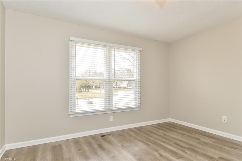 3201 High View Circle Greensboro, NC 27410 - Photo 11 of 16