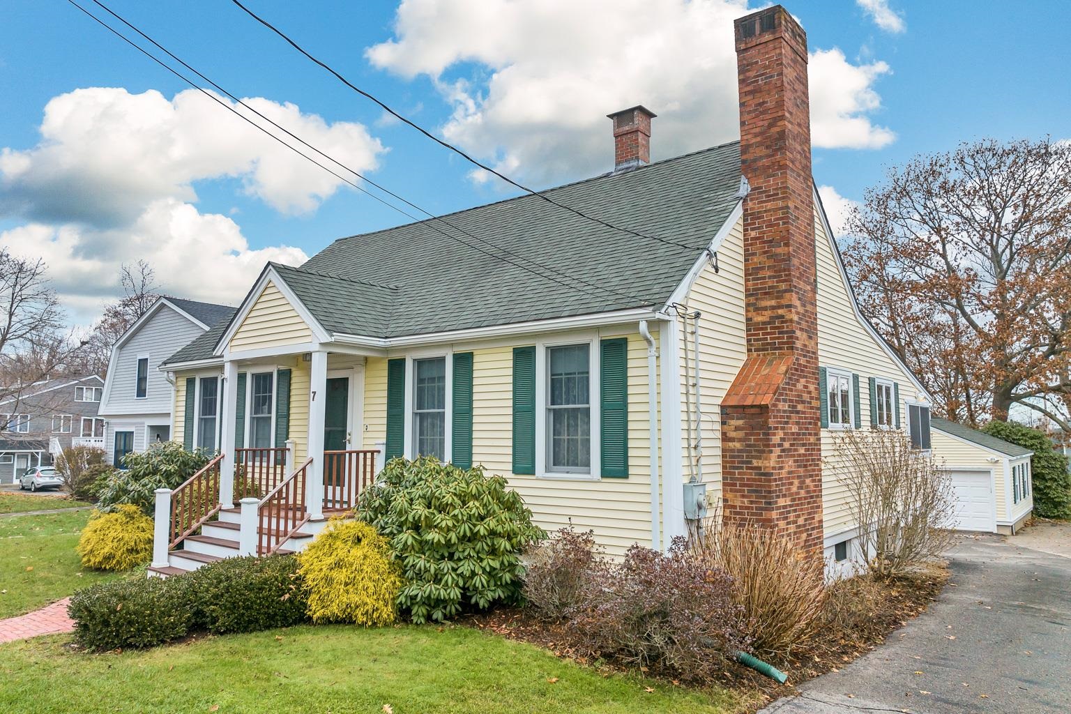 7 Robin Road Rye, NH 03870 - Photo 2 of 34