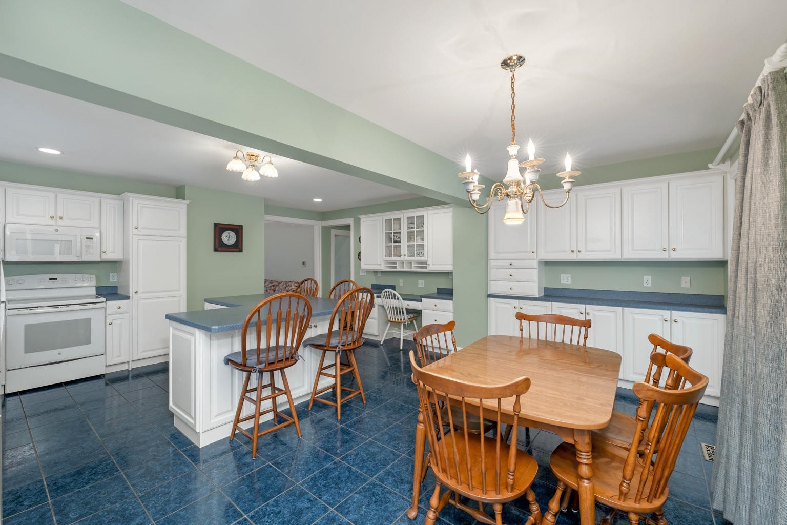 7 Robin Road Rye, NH 03870 - Photo 6 of 34