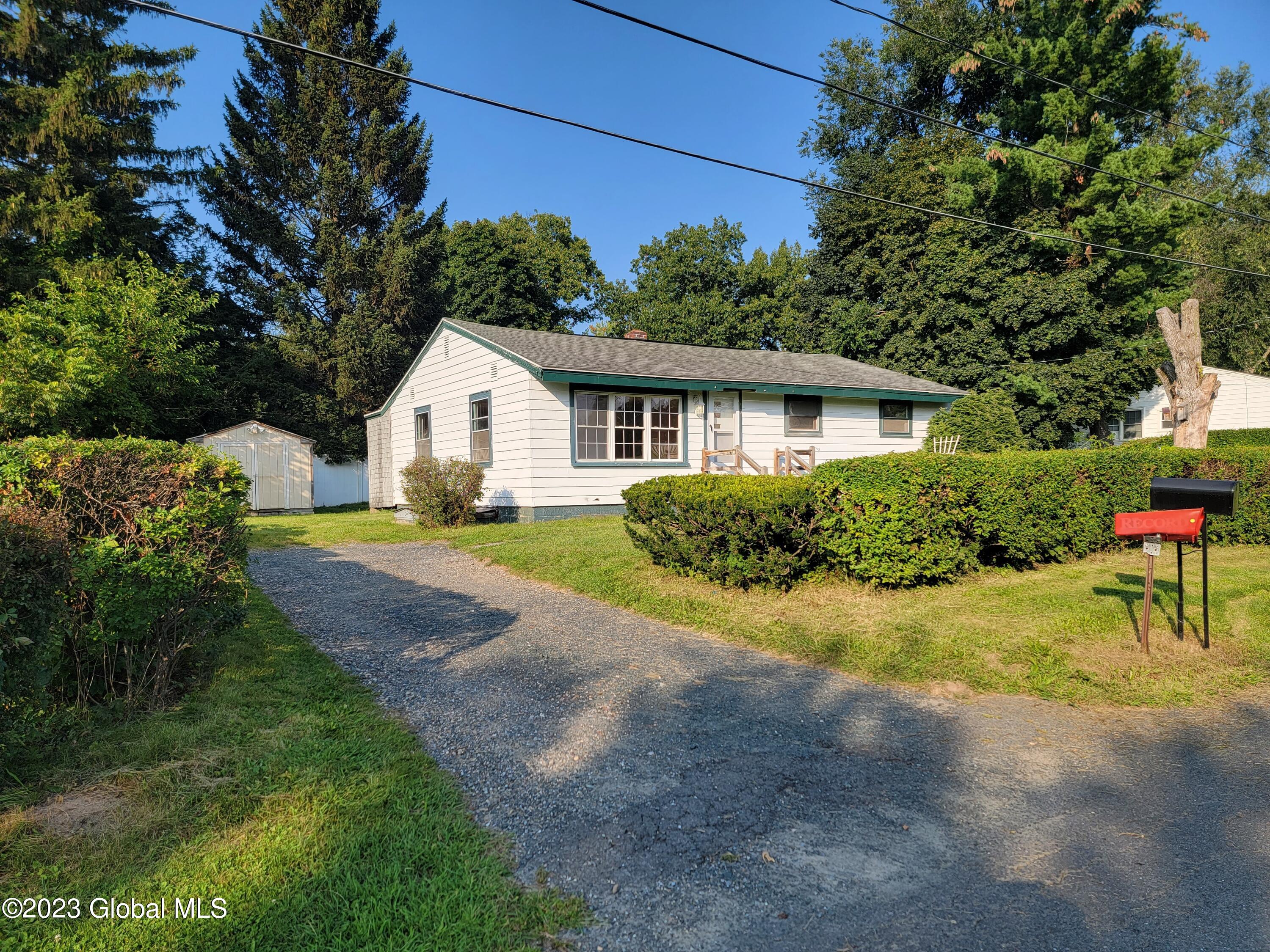 10 Westcott Road Troy, NY 12182 - Photo 2 of 39 1000010627