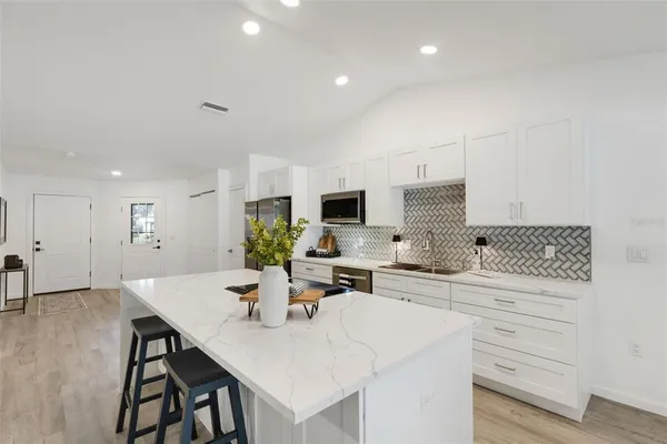 $2,300 | 606 Marcus Street, Unit 26, Venice, FL 34285