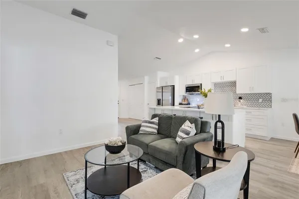 $2,300 | 606 Marcus Street, Unit 26, Venice, FL 34285