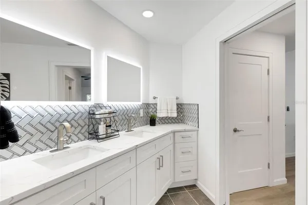 $2,300 | 606 Marcus Street, Unit 26, Venice, FL 34285