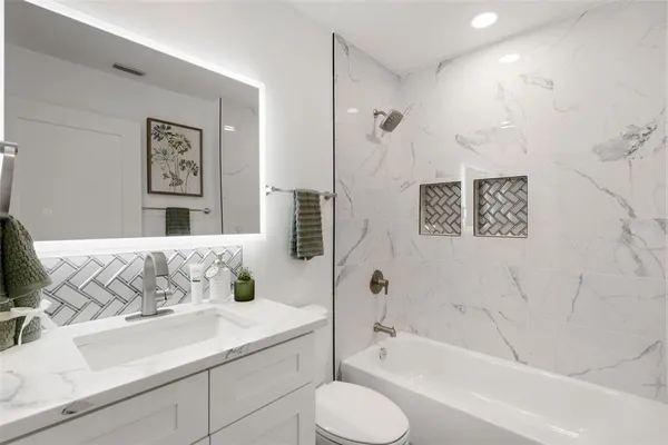 $2,300 | 606 Marcus Street, Unit 26, Venice, FL 34285