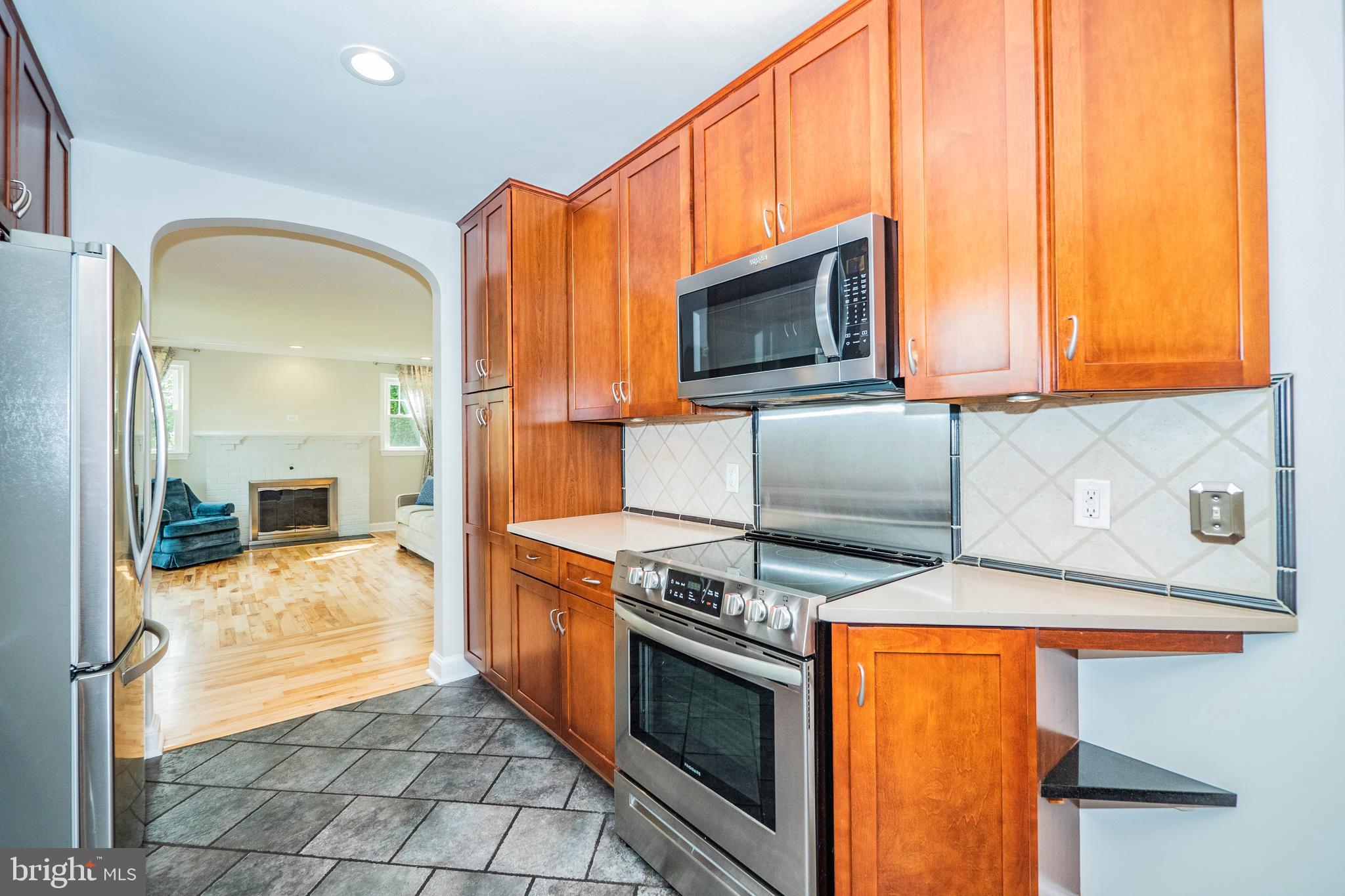 8933 Watkins Road Gaithersburg, MD 20882 - Photo 11 of 65 Main Level - Kitchen