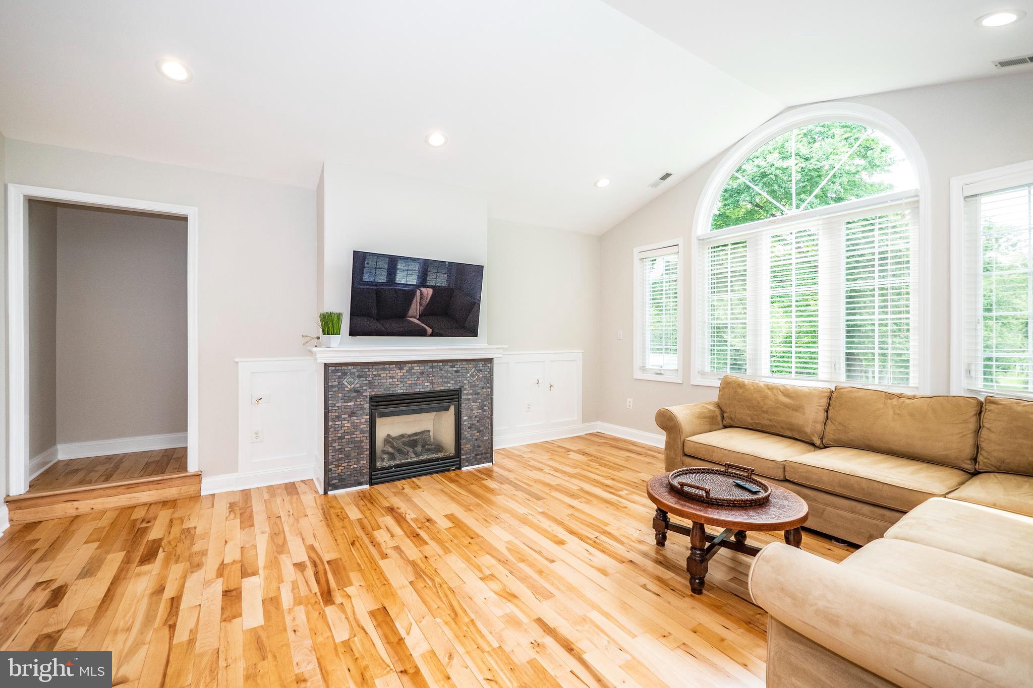 8933 Watkins Road Gaithersburg, MD 20882 - Photo 16 of 65 Main Level - Sun/Florida Room w/ Gas Fireplace