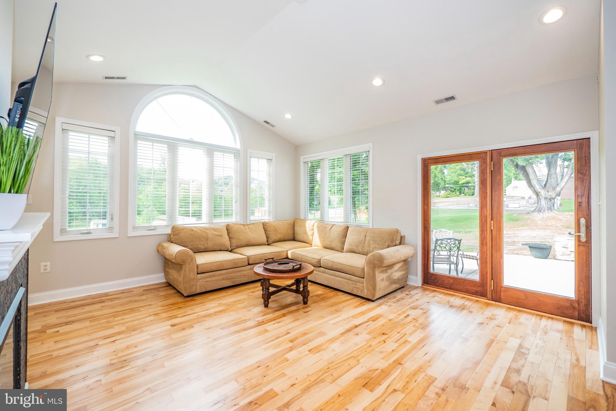 8933 Watkins Road Gaithersburg, MD 20882 - Photo 19 of 65 Main Level - Sun/Florida Room w/ Vaulted Ceilings