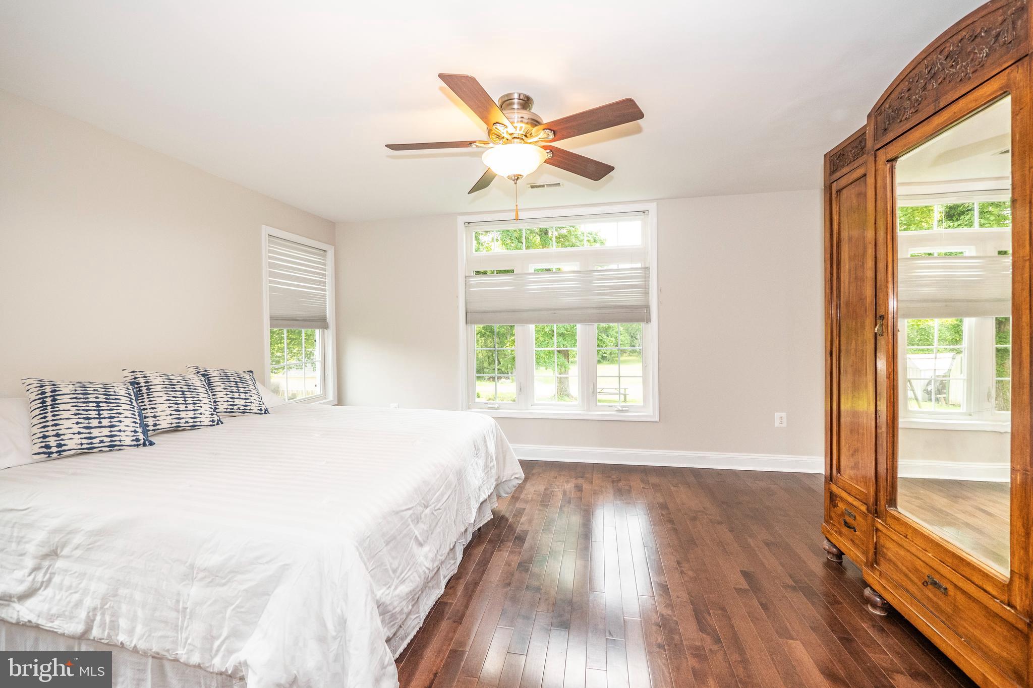 8933 Watkins Road Gaithersburg, MD 20882 - Photo 26 of 65 Main Level -Primary Bedroom Suite