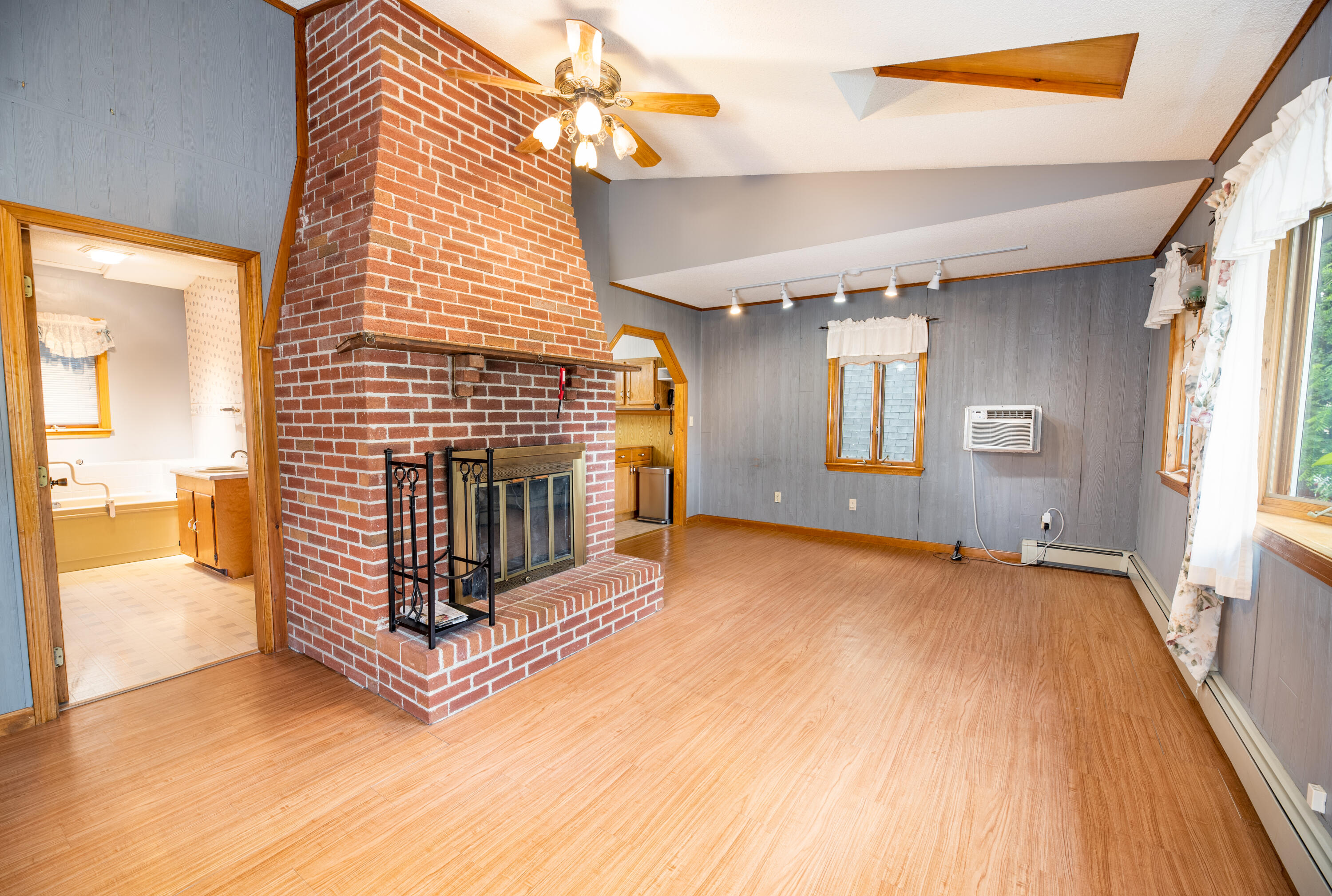 198 Birmingham Road Augusta, ME 04330 - Photo 4 of 27 Interior1