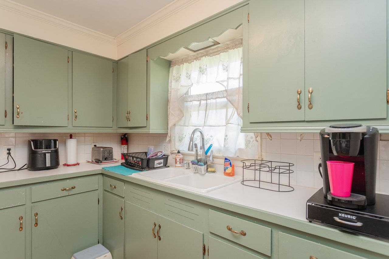 277 New Market Road Timberville, VA 22853 - Photo 11 of 32 Gallery Image 11