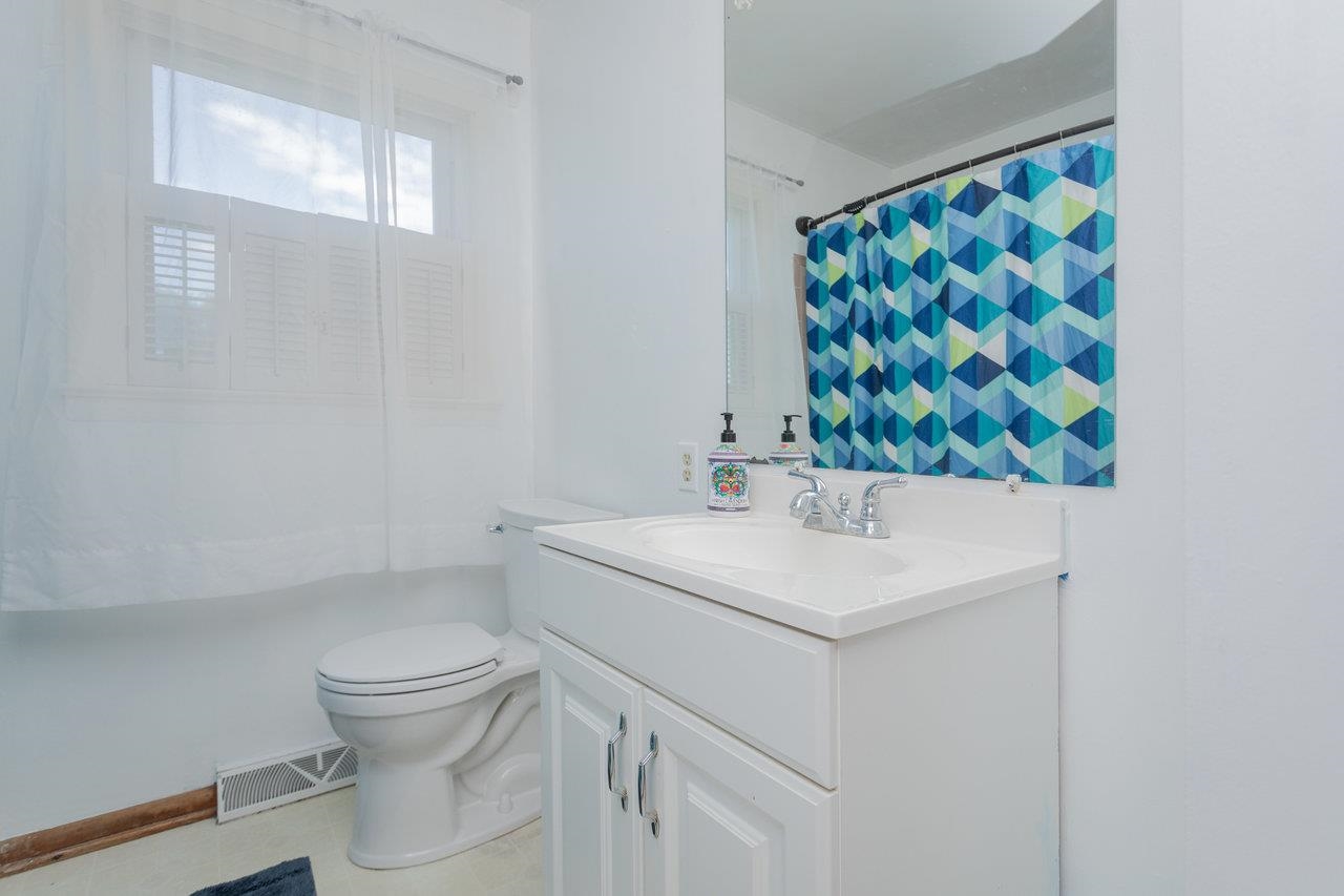 277 New Market Road Timberville, VA 22853 - Photo 16 of 32 Gallery Image 16