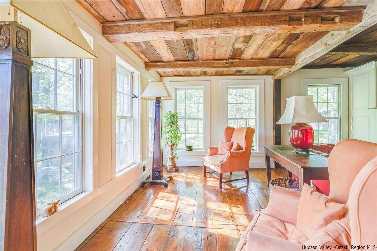 1245 High Falls Road Catskill, NY 12414 - Photo 18 of 34 a living room with furniture