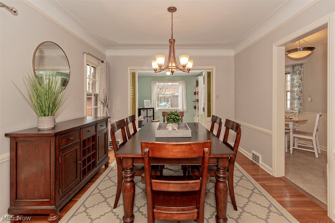 2376 Saybrook Road Cleveland, OH 44118 - Photo 11 of 27