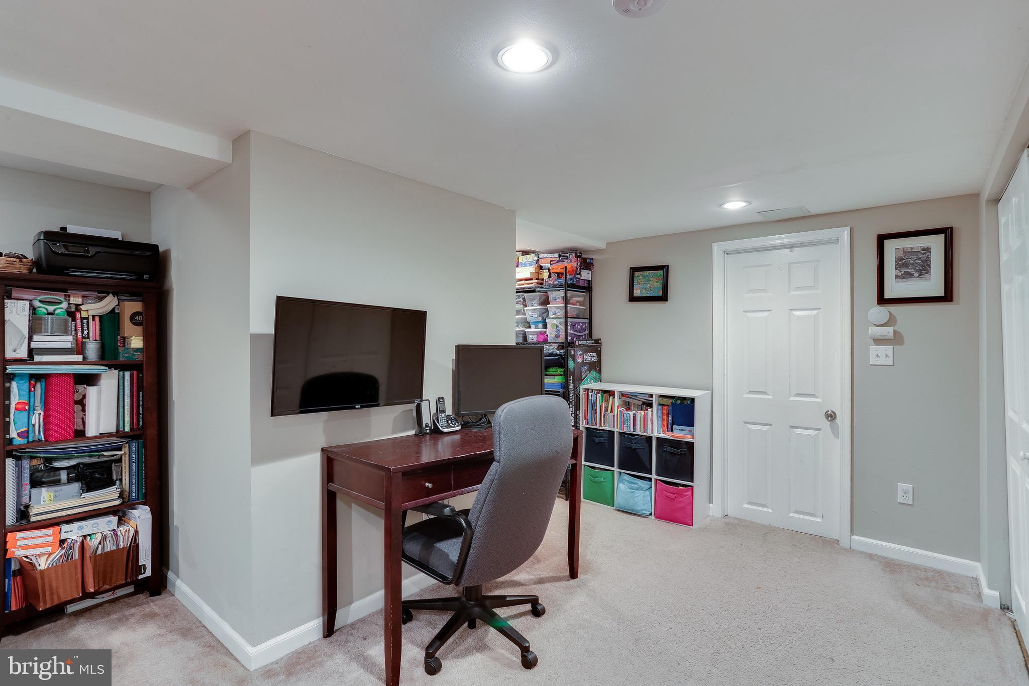 1214 Elm Road Halethorpe, MD 21227 - Photo 10 of 17 This nook can be utilized as a workstation