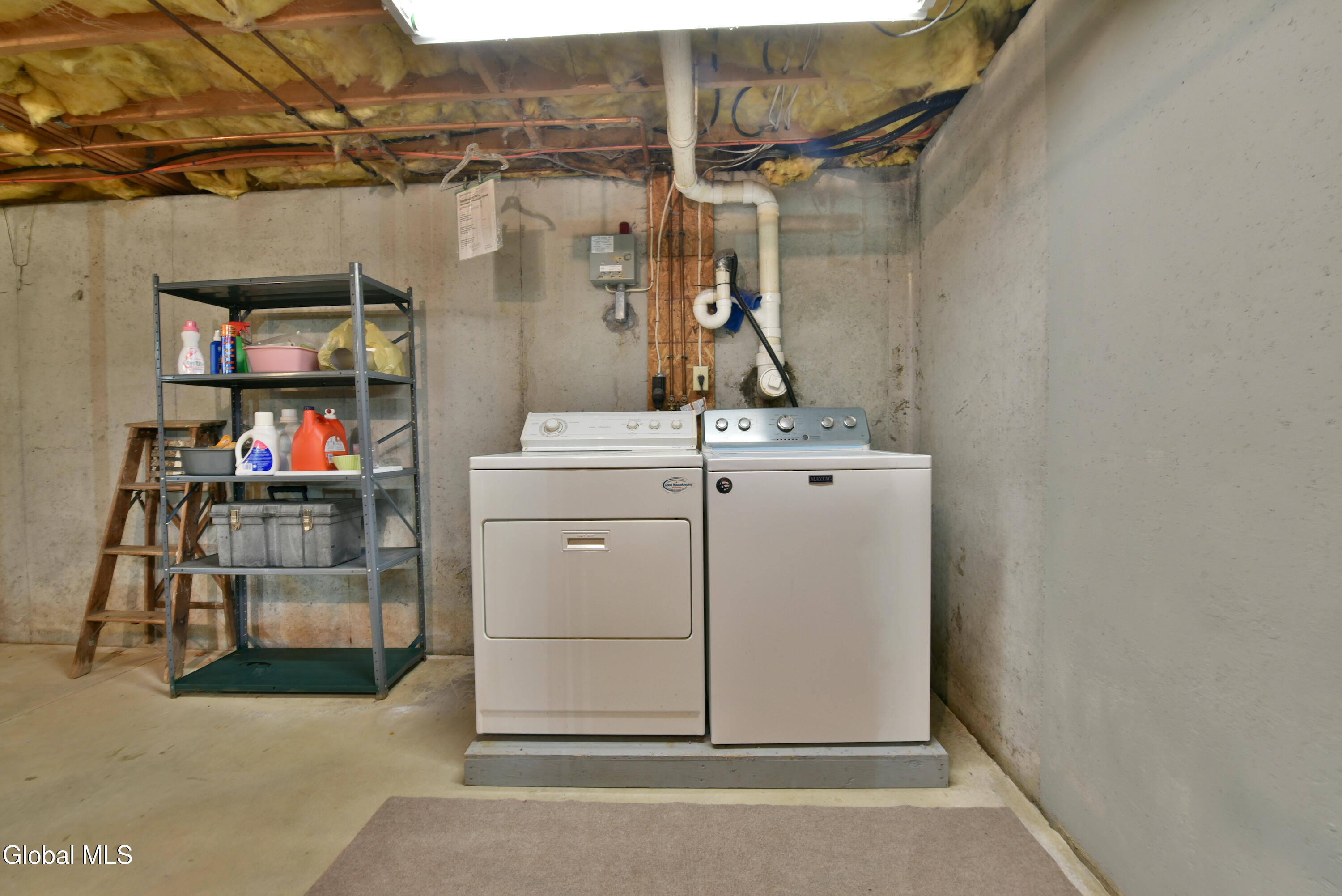 1252 Midline Road Amsterdam, NY 12010 - Photo 27 of 31 40