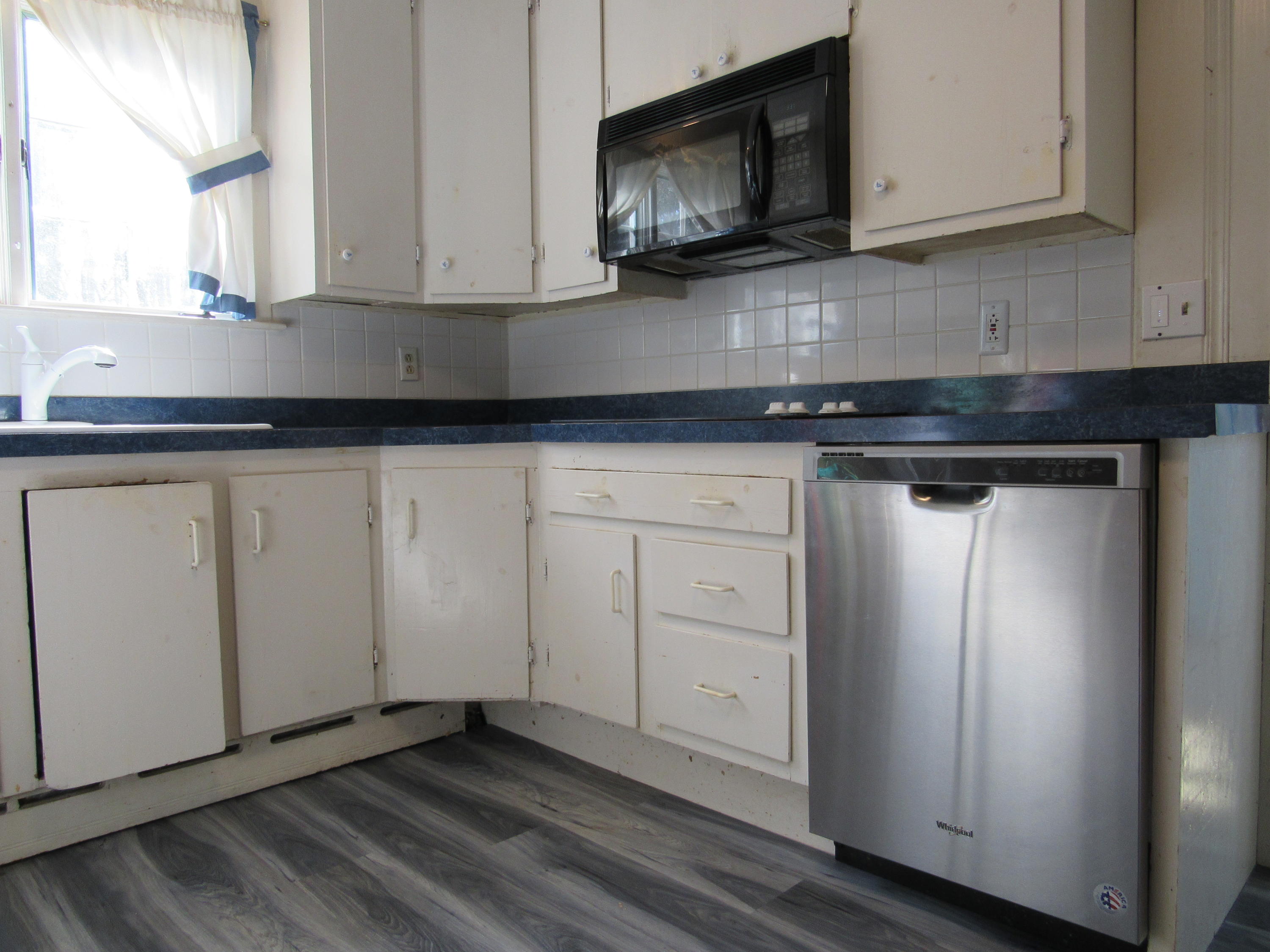 21 Beacon Point Road Pocasset, MA 02559 - Photo 6 of 37 035