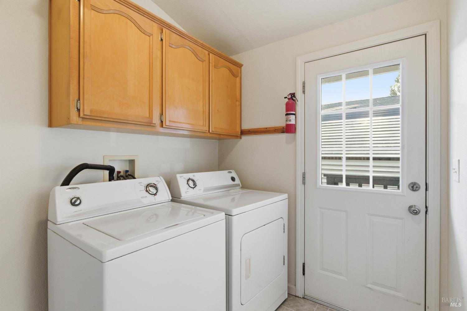 2412 Foothill Boulevard, Unit 15 Calistoga, CA 94515 - Photo 9 of 16 a utility room with dryer and washer