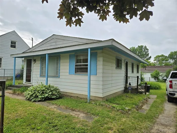$49,900 | 3433 West Mott Avenue, Flint, MI 48504