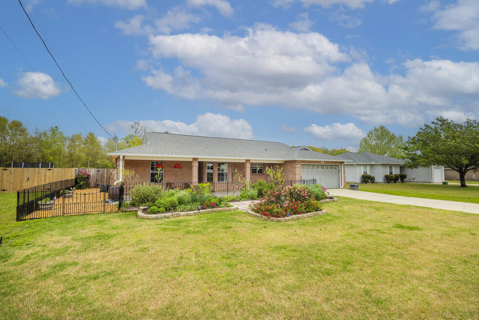 4820 Young Road Crestview, FL 32539 - Photo 2 of 81 3O0A9911copy