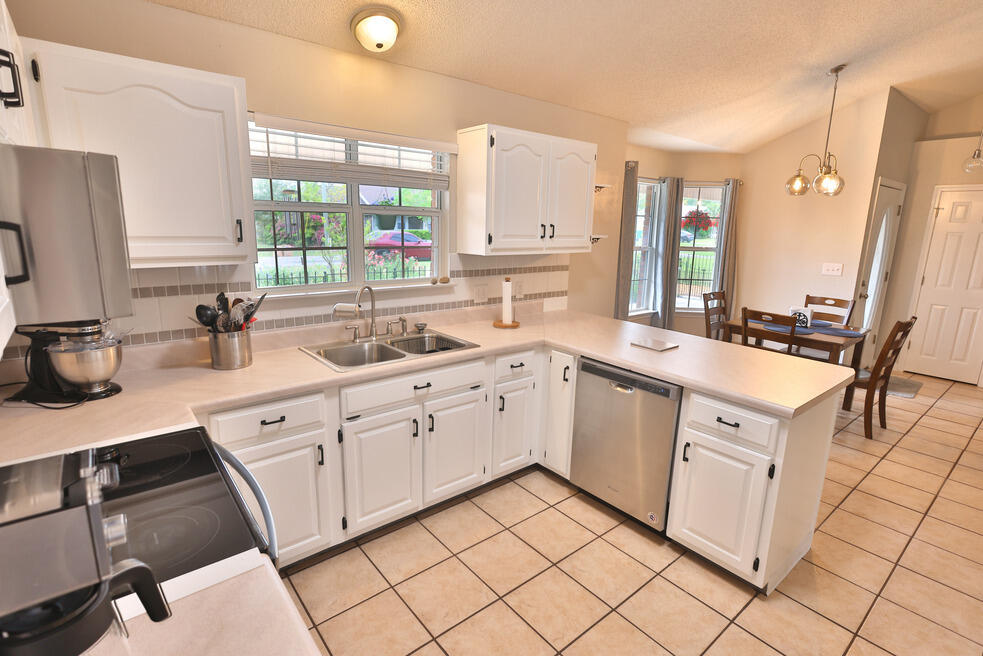4820 Young Road Crestview, FL 32539 - Photo 4 of 81 3O0A0142