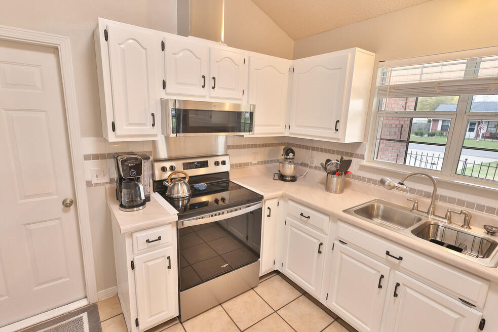 4820 Young Road Crestview, FL 32539 - Photo 5 of 81 3O0A0146
