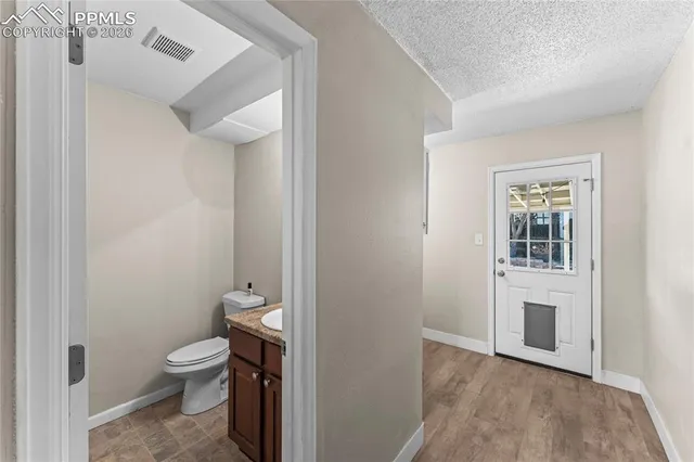 $380,000 | 1511 Saratoga Drive, Colorado Springs, CO 80910