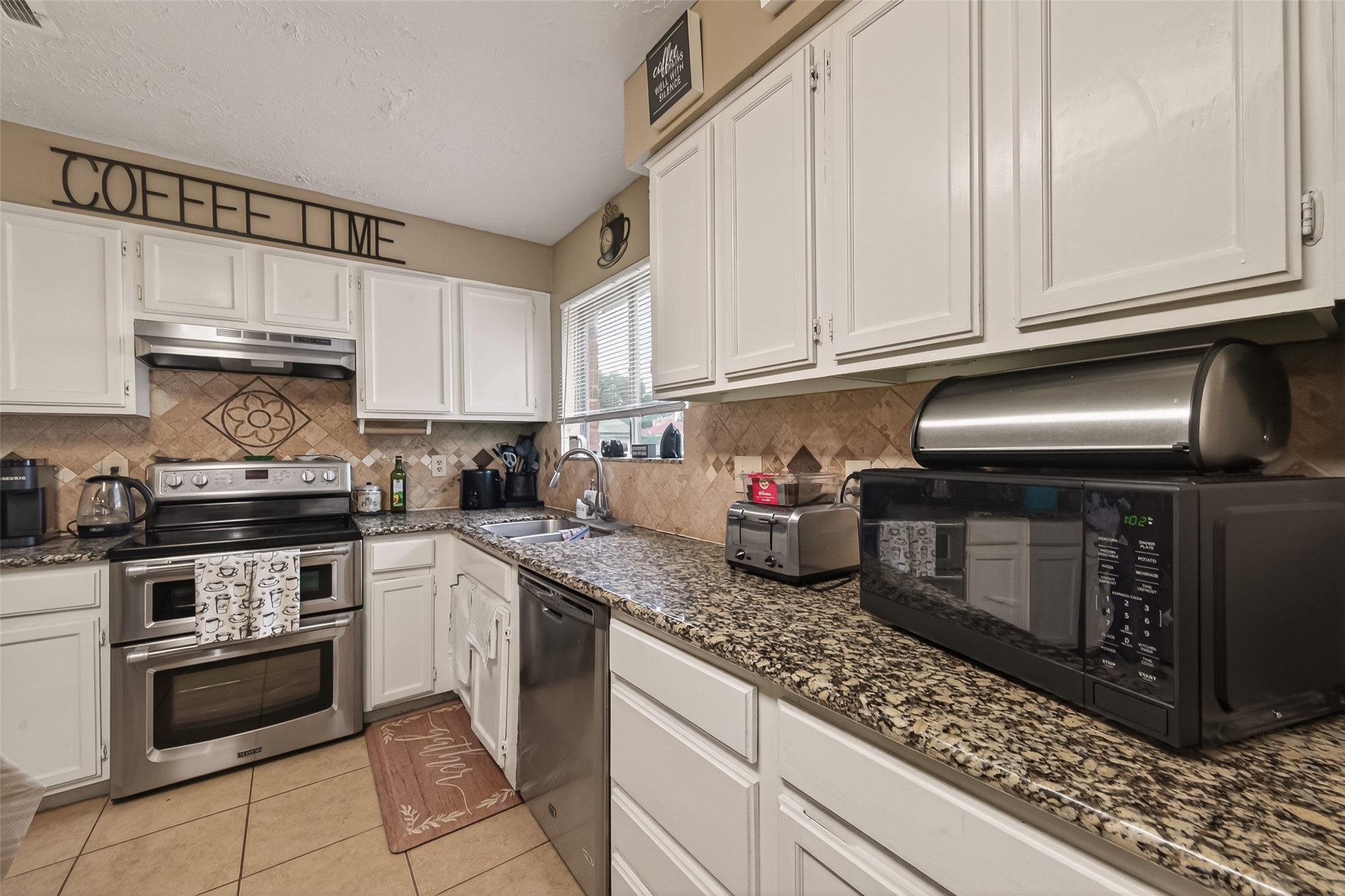1915 Delphi Lane Houston, TX 77067 - Photo 14 of 31