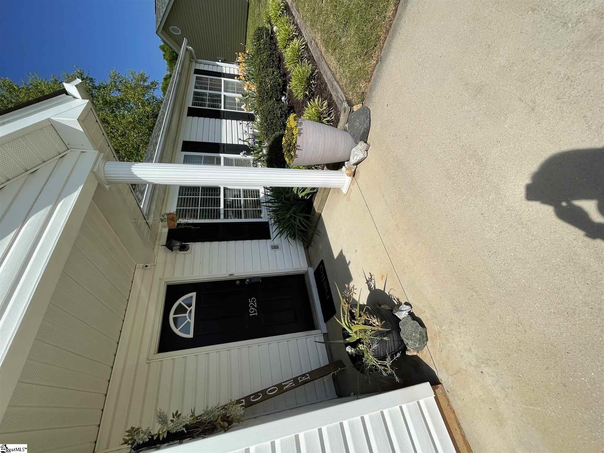 1925 Country Apple Court Fountain Inn, SC 29644 - Photo 2 of 25 Gallery Image 2