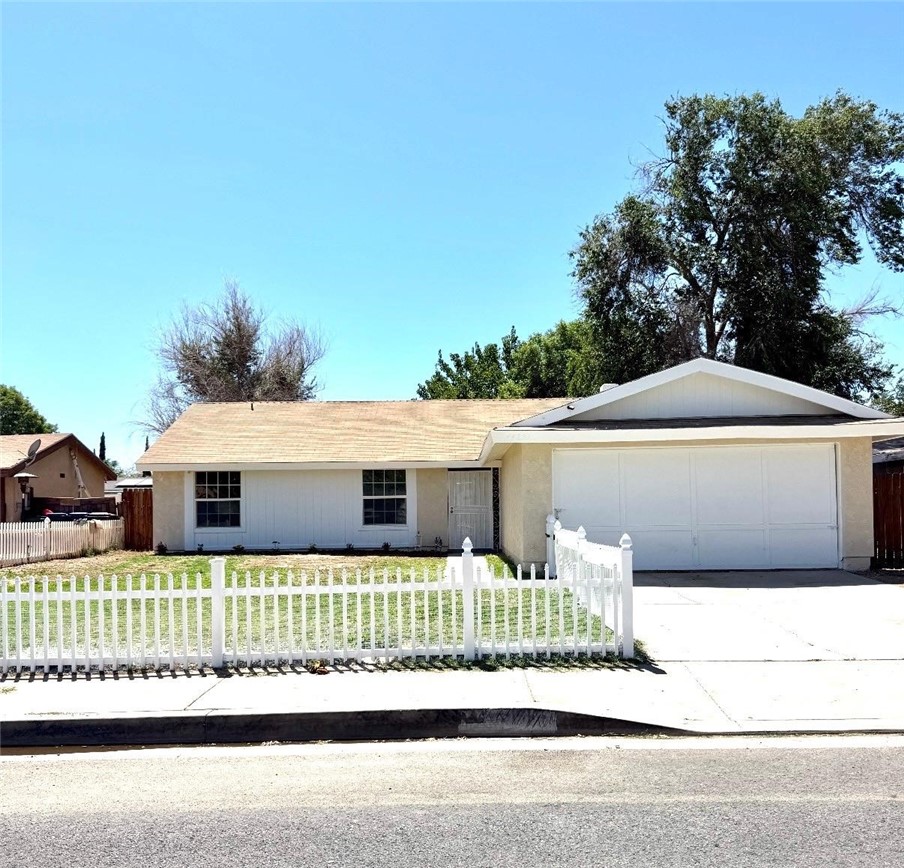 44251 Raysack Avenue Lancaster, CA 93535 - Photo 2 of 24