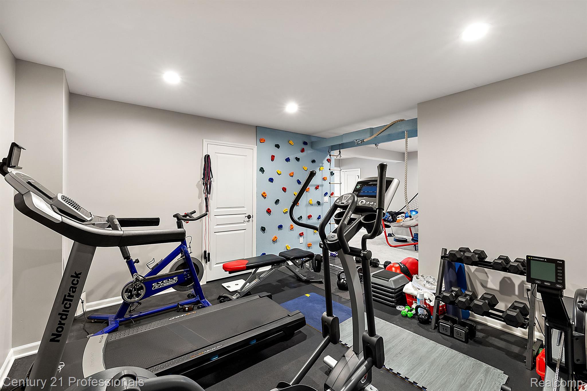 6921 Oakhurst Ridge Road Clarkston, MI 48348 - Photo 55 of 74 Gallery Image 55