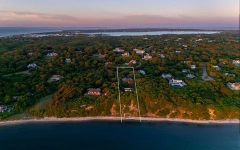 $11,000,000 | 10 Captain Balfour Way, Montauk, NY 11954