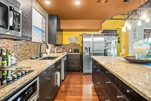 $285,000 | 901 North Upper Broadway, Unit 201, Corpus Christi, TX 78401