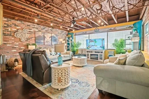 $285,000 | 901 North Upper Broadway, Unit 201, Corpus Christi, TX 78401