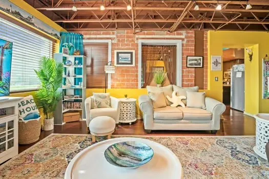 $285,000 | 901 North Upper Broadway, Unit 201, Corpus Christi, TX 78401