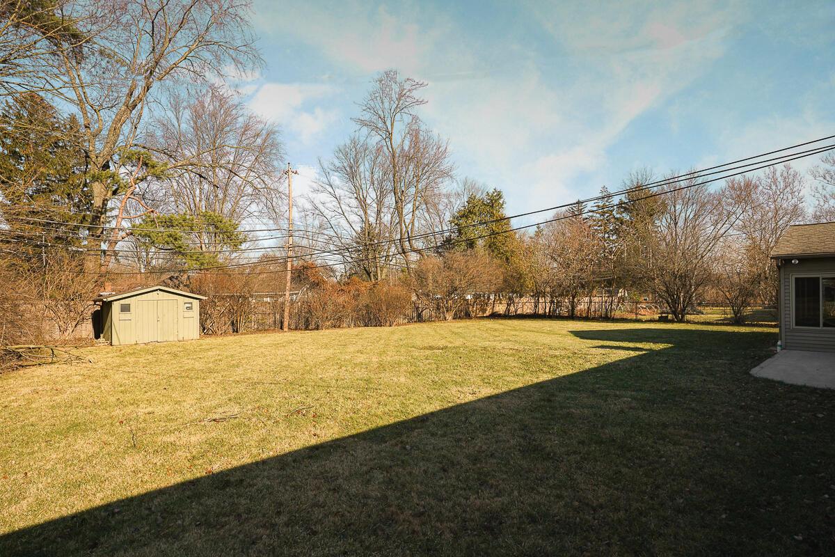 1518 Fishinger Road Columbus, OH 43221 - Photo 29 of 41 back yard